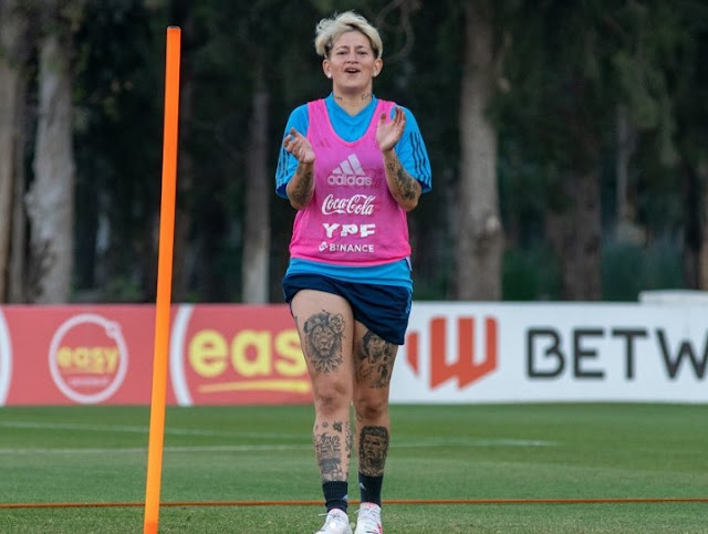 La delantera argentina Yamila Rodríguez explica a fanáticos porque ama a Cristiano Ronaldo Cristiano Ronaldo en acción durante un partido.