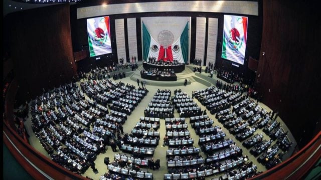 Más de 460 diputados y 88 senadores buscan la reelección en México Imagen del congreso en México.