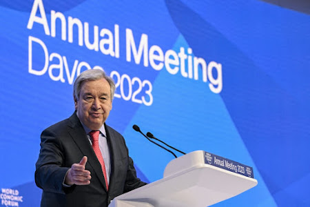 António Guterres en Davos alerta sobre los riesgos de la inteligencia artificial sin límites António Guterres en un evento oficial.