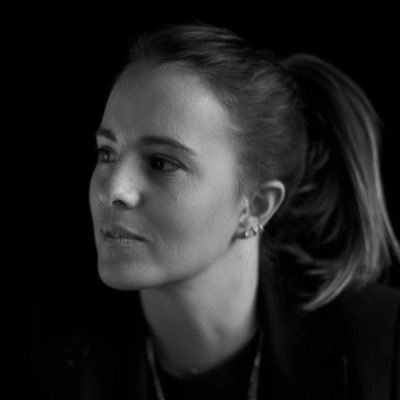 Desde el Penal de Máxima Seguridad “Sebastián” en la Ciudad de México: Reinserción Social y Dignidad Humana por Saskia Niño de Rivera Imagen de perfil con fondo colorido.