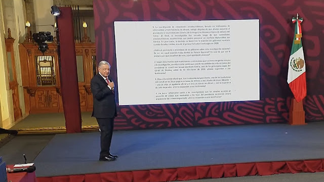 New York Times prepara reportaje sobre presunto financiamiento del narco a campaña de AMLO en 2018 Andrés Manuel López Obrador en evento público.