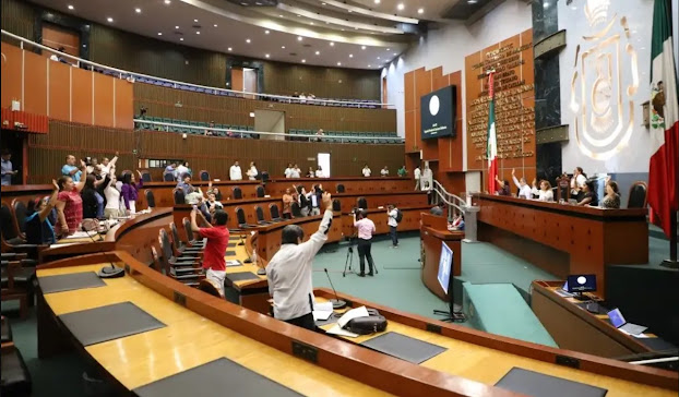 Destituyen a fiscal general de Guerrero tras caso de normalista: Convocan a su reemplazo Captura de pantalla del sitio web sufragio.org