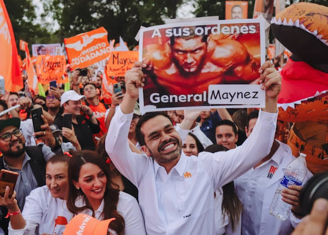 Jorge Álvarez Máynez: Compromiso con el aumento del salario mínimo a 10,000 pesos Retrato de Maynez en fondo neutro.