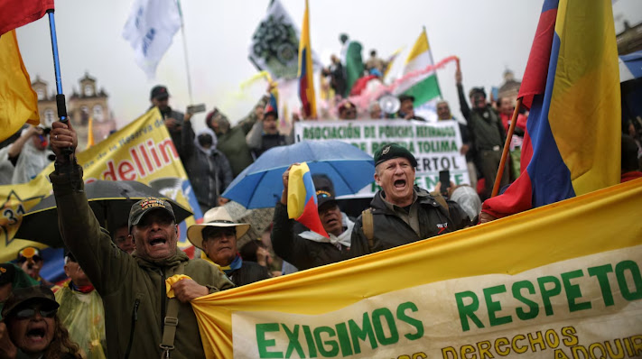 20 de Julio: Reservistas militares en marcha contra las políticas del gobierno de Petro Captura de pantalla del sitio web sufragio.org