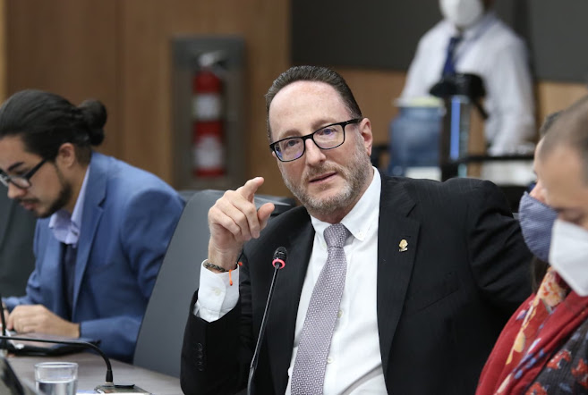 Costa Rica: Diputado, Feinzaig acusa al gobierno de frenar ley que impulsa vuelos de bajo costo en Centroamérica Captura de pantalla del sitio web sufragio.org