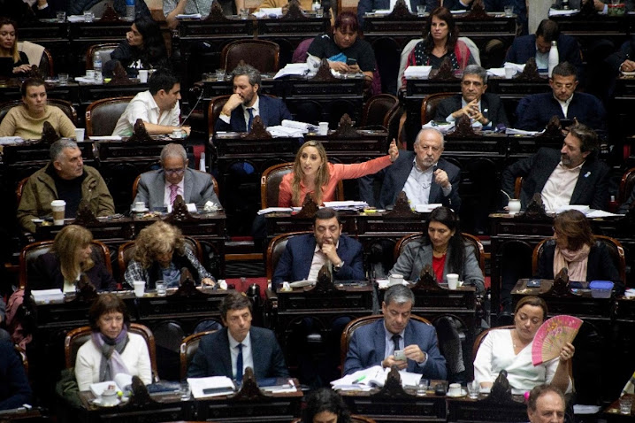 Diputados de Argentina aprueban Proyecto de Financiamiento Universitario, superando la oposición de Milei Captura de pantalla del sitio web Sufragio.