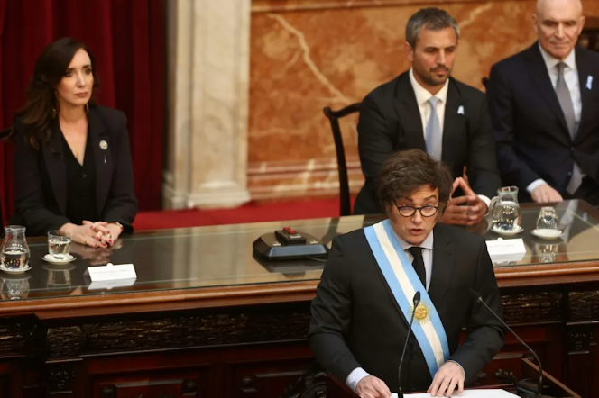 Javier Milei expone su plan de presupuesto 2025 con meta de ‘déficit cero’ en un Congreso casi vacío Captura de pantalla del sitio web Sufragio.