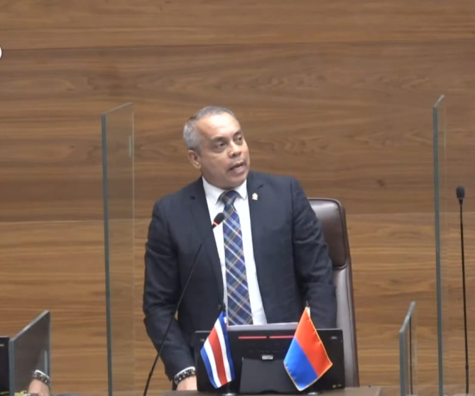 Descontento legislativo por recortes en educación y seguridad mientras se celebra el fin de la Ley Jaguar 2.0 en Costa Rica Captura de pantalla de un sitio web.