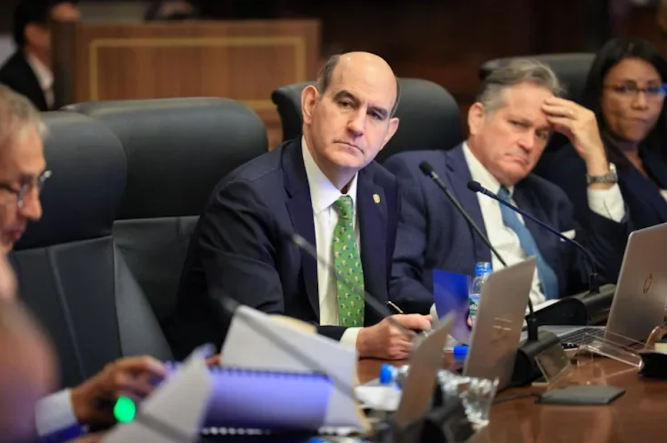 Ministro Chapman presenta presupuesto de $26,084 millones para 2025 ante la Asamblea Nacional Captura de pantalla del sitio web Sufragio.