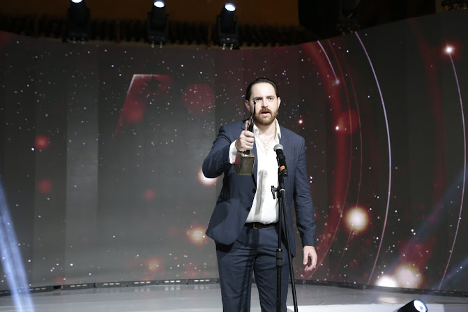 Sergio Meade y Maverick Lab destacan en los Reed Latino 2024 con múltiples premios Imagen de un paisaje natural con montañas.