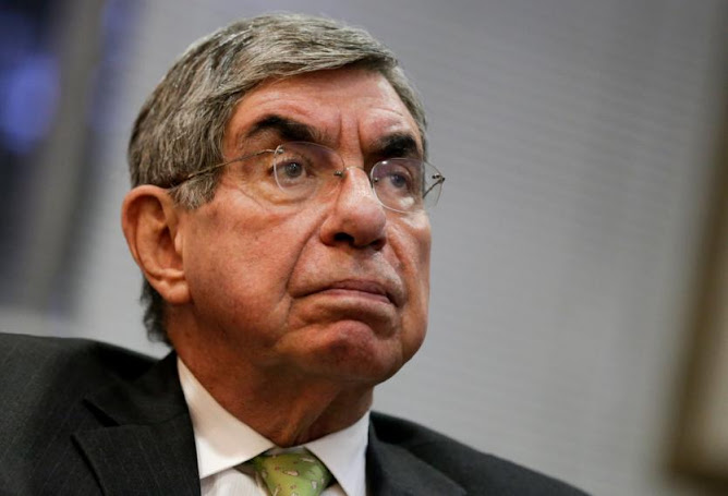Costa Rica: Óscar Arias respalda renovación y eliminación de cargos vitalicios en el PLN Retrato de Oscar Arias, político costarricense.