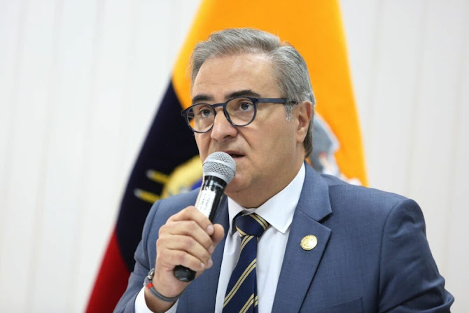 Ecuador extiende cortes de energía hasta 10 horas por crisis energética, ministro de Energía, Antonio Goncalves Cortes de luz en una ciudad moderna.