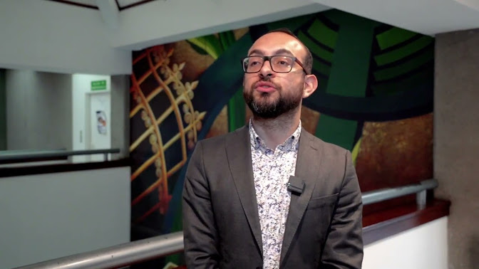 Costa Rica: Maikol Porras, Alcalde de Sarchí denuncia escasez de fondos y cuestiona el traslado de tramos viales Imagen de alta resolución de un paisaje.