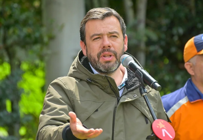 Alcalde Galán presenta plan para garantizar el abastecimiento de agua en Bogotá ante el Senado Captura de pantalla del sitio web Sufragio.