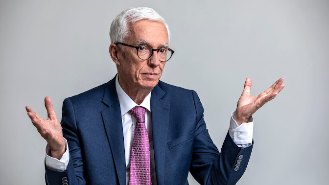 Jorge Robledo responde a Susana Muhammad sobre el manejo de la crisis climática en Colombia Imagen abstracta con colores vibrantes y formas.