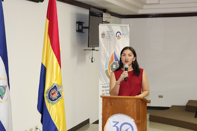 Otra renuncia en el gabinete: Ministra de Ambiente deja su cargo tras ajustes en el gobierno de Nicaragua Imagen abstracta con formas y colores variados.