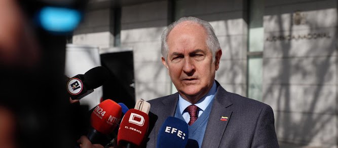 Exalcalde Antonio Ledezma destaca la importancia de la democracia en Venezuela para frenar el crimen organizado y la migración Retrato de Antonio Ledezma.