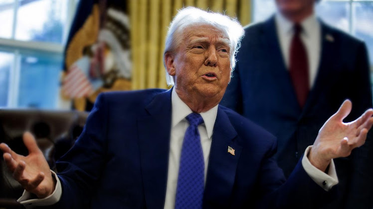 Trump propone vender “tarjetas doradas” de residencia en EE.UU. por US$ 5 millones Paisaje natural en formato 16:9.