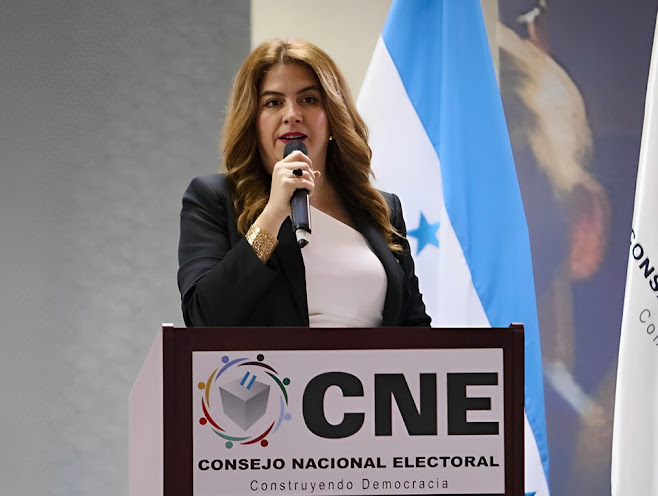 CNE Honduras enfrenta desafíos logísticos: Cossette López reconoce fallos en 1,728 centros Imagen de un evento de sufragio en México.
