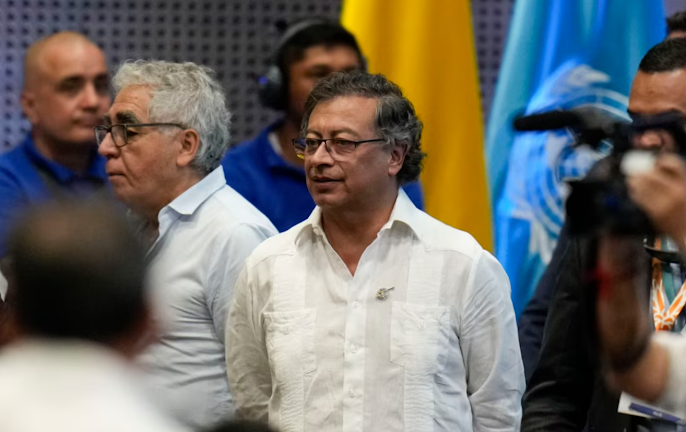 Renuncian dos altos funcionarios colombianos tras tensa transmisión de consejo de ministros Captura de pantalla del sitio web Sufragio.