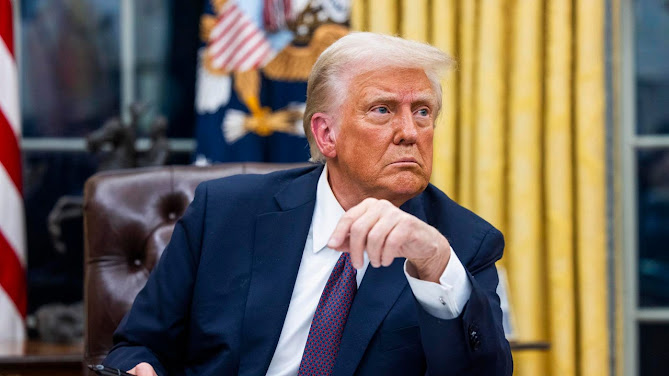 Trump revierte despidos en programa nuclear tras fuerte reacción Reunión en el Despacho Oval con Donald Trump.