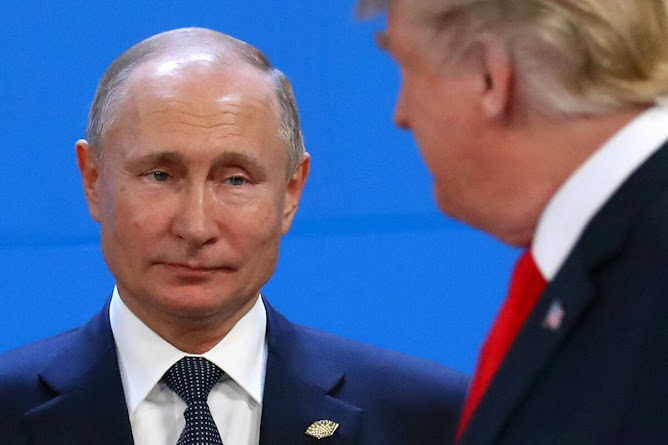 Trump y Putin acuerdan abrir negociaciones para la paz en Ucrania Putin y Trump en reunión oficial.