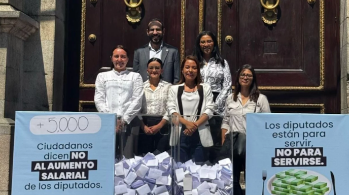 Ciudadanos rechazan alza salarial de diputados y entregan firmas al Congreso de Guatemala Captura de pantalla del 25 de marzo de 2025.
