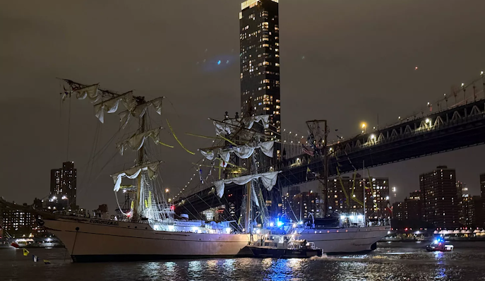 Buque Escuela ‘Cuauhtémoc’ sufre percance al impactar Puente de Brooklyn en Nueva York Captura de pantalla del sitio web Sufragio.
