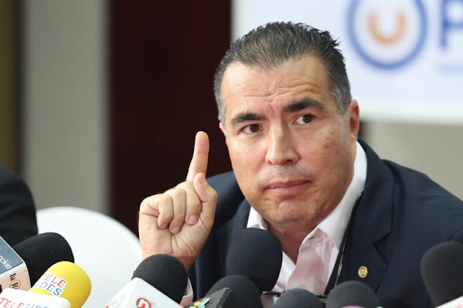Costa Rica: Candidato del PNG lanza su campaña con plan para endurecer penas contra delitos graves Retrato de Fernando Zamora en PNG.