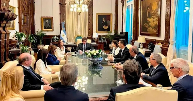 Milei reúne a su Gabinete tras fallo en EE. UU. que ordena ceder el 51% de YPF Imagen de un paisaje natural.