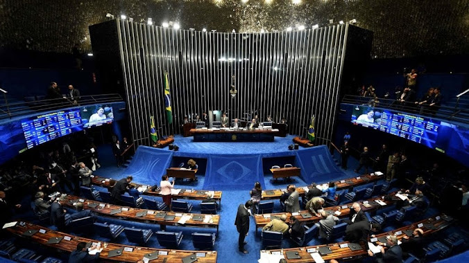 Congreso de Brasil aprueba ley que flexibiliza licencias ambientales Vista panorámica del paisaje brasileño.