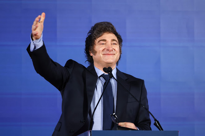 El gobierno argentino reconoce crisis interna por choque entre Presidente y Vicepresidenta Fondo abstracto digital colorido y moderno.