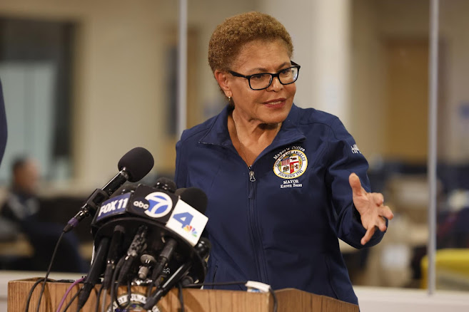 Los Ángeles sufre impacto económico por deportaciones masivas: Karen Bass Logo de RSS en fondo blanco.