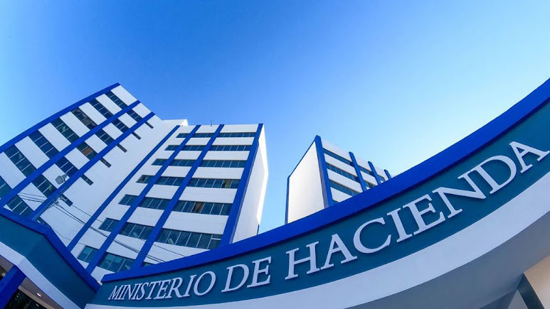 El Salvador aprueba amnistía fiscal: quiénes podrán beneficiarse Atardecer colorido sobre paisaje montañoso.