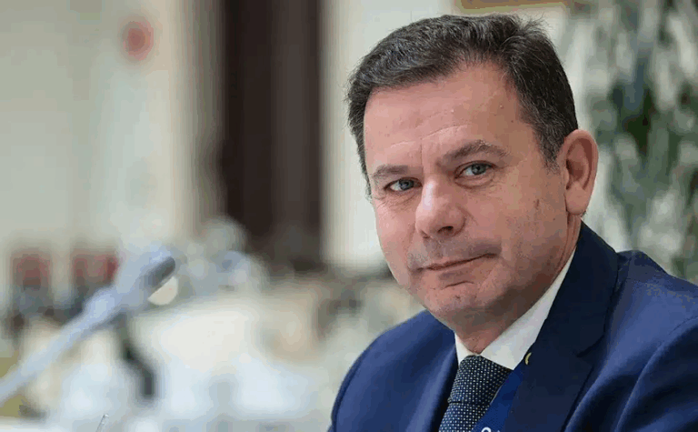 Portugal endurece el acceso a la nacionalidad tras pacto entre Gobierno y ultraderecha Portugal endurece el acceso a la nacionalidad tras pacto entre Gobierno y ultraderecha