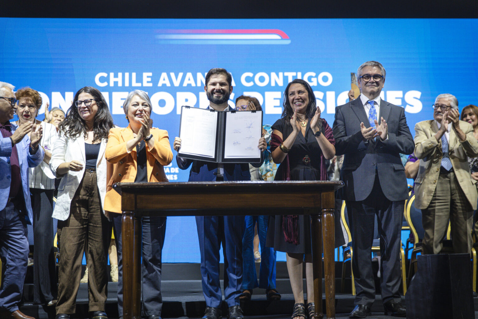 Boric prepara su último gran despliegue con la reforma de pensiones antes de dejar La Moneda