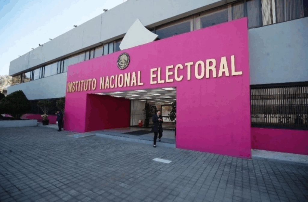 Gobierno alista reforma electoral para reducir gasto y tamaño del Congreso
