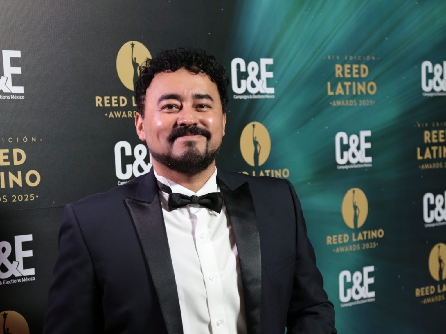 Hervey Arteaga destaca en los Reed Latino Awards 2025 con innovación en análisis sociodemoscópico