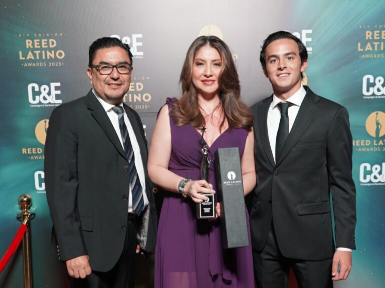 Alfredo Piña es reconocido en los Reed Latino Awards 2025 por excelencia en imagen gráfica electoral