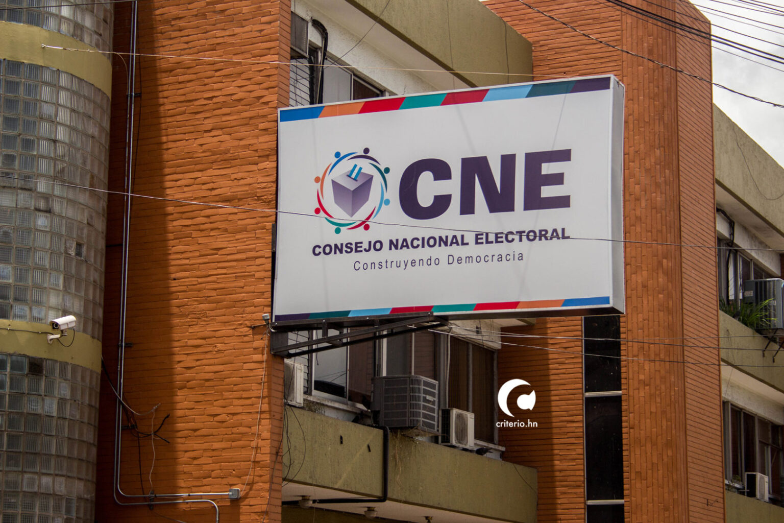 Honduras entrega credenciales a nuevos alcaldes y diputados tras elecciones