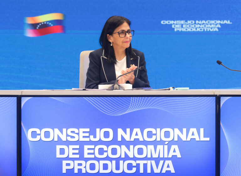 Venezuela firma su primer contrato de exportación de gas licuado