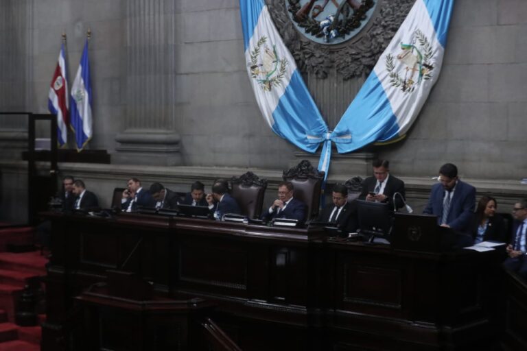 Diputados de Guatemala buscan consensos ante un Congreso fragmentado Diputados de Guatemala buscan consensos ante un Congreso fragmentado
