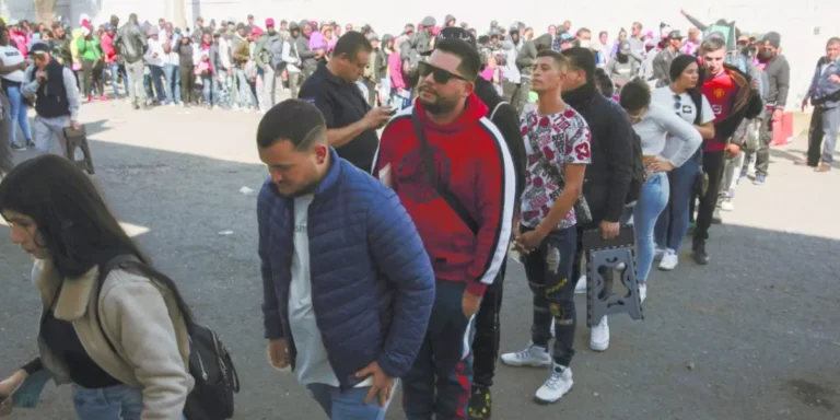 Jueza federal bloquea fin de TPS para 10,000 migrantes en EE UU Jueza federal bloquea fin de TPS para 10,000 migrantes en EE UU