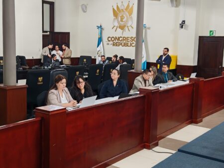 Comisión concluye recepción de candidatos a magistrados del TSE