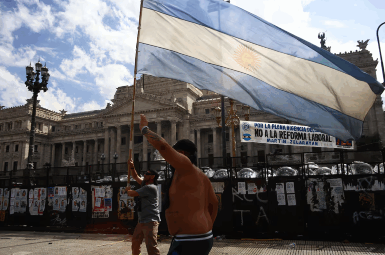 El artículo 44 frena el avance de la reforma laboral de Javier Milei