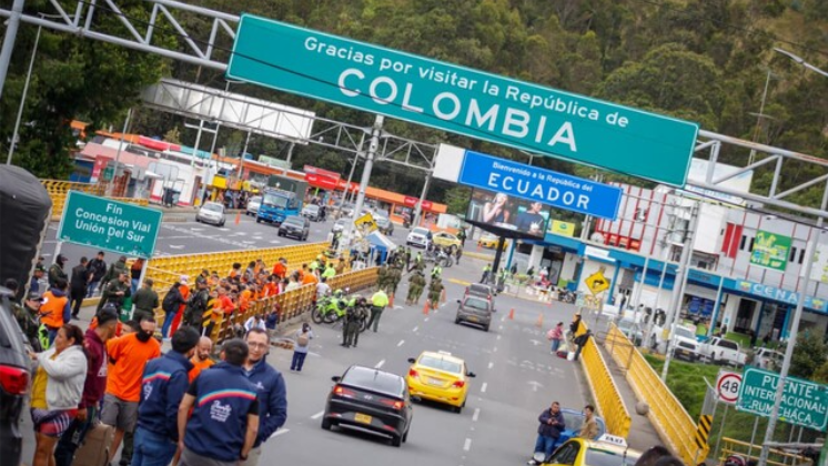 Colombia analiza subir aranceles a Ecuador hasta 50% por disputa Colombia analiza subir aranceles a Ecuador hasta 50% por disputa