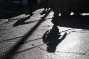 ICE adquiere almacén en Nueva York para centro migratorio y enfrenta rechazo