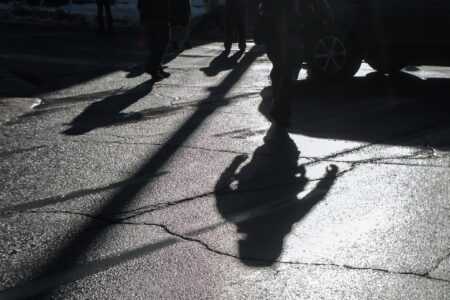 ICE adquiere almacén en Nueva York para centro migratorio y enfrenta rechazo ICE adquiere almacén en Nueva York para centro migratorio y enfrenta rechazo