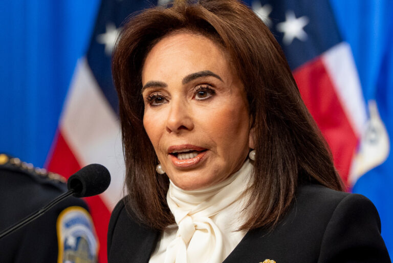 Fracasa intento de Jeanine Pirro para imputar a legisladores demócratas Fracasa intento de Jeanine Pirro para imputar a legisladores demócratas