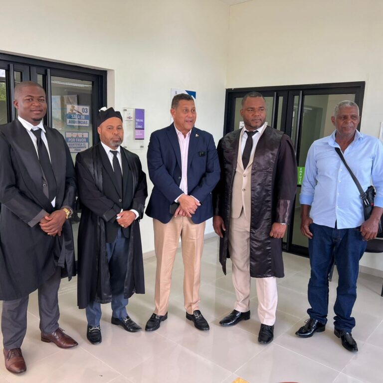 Alcalde de Samaná defiende en tribunales áreas verdes públicas